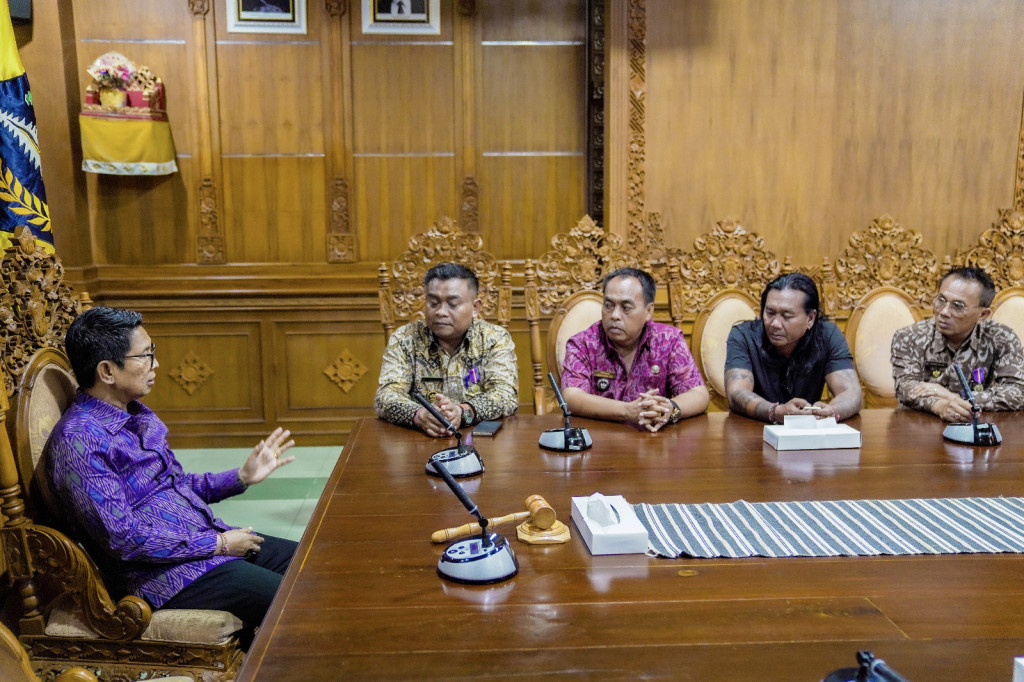 Bahas Strategi Pembangunan Desa dan Pengelolaan Sampah